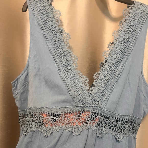 Lace trim mini dress - Picture 4 of 10